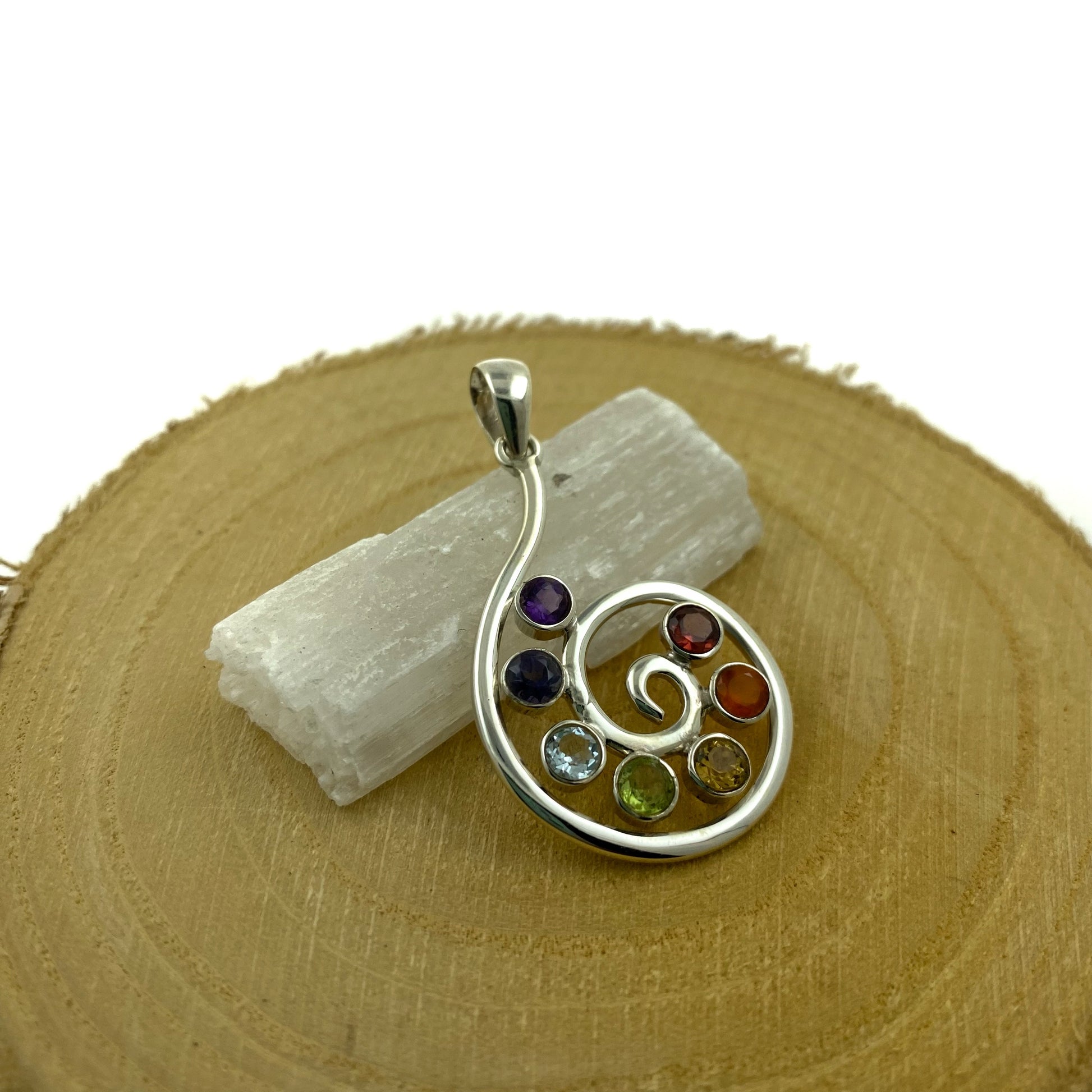 colgante espiral 7 chakras plata