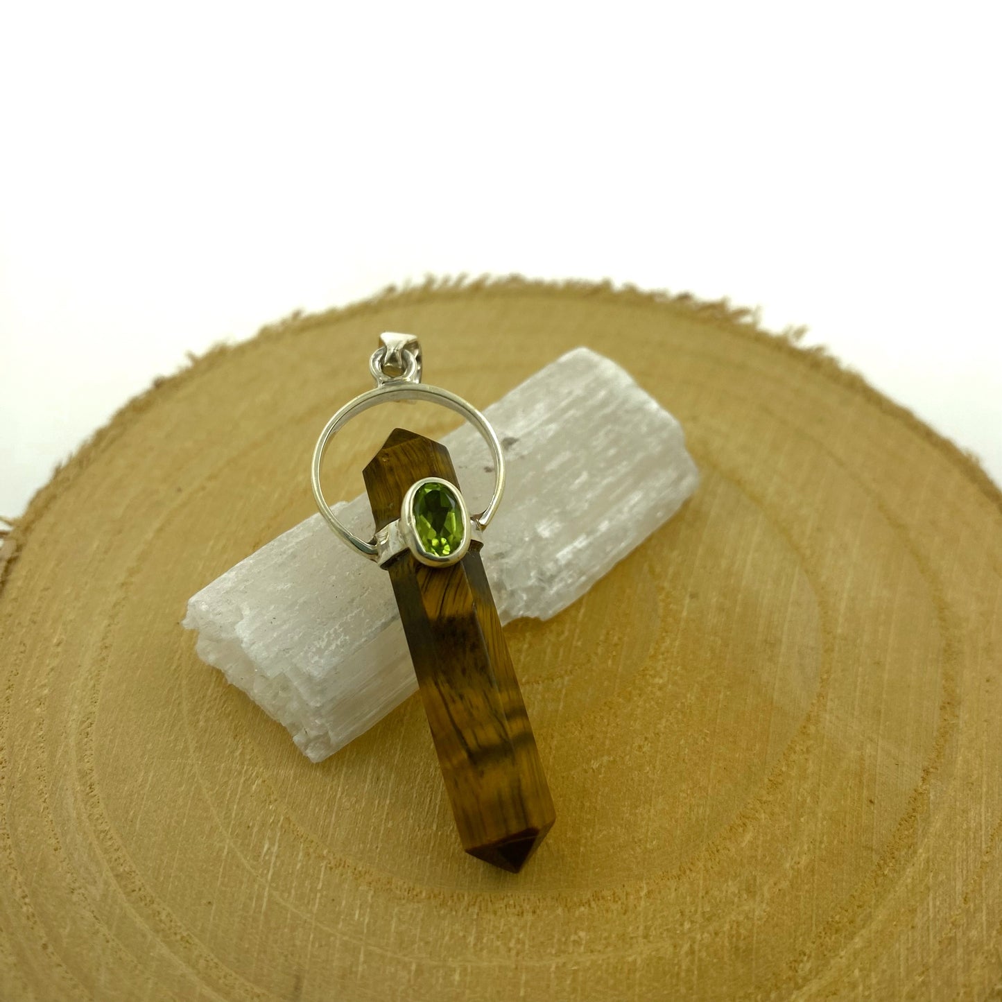 colgante punta ojo de tigre peridoto plata