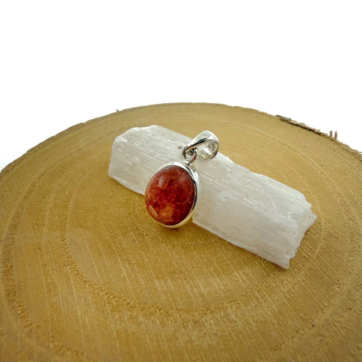 Colgante de Piedra del Sol natural en plata de ley